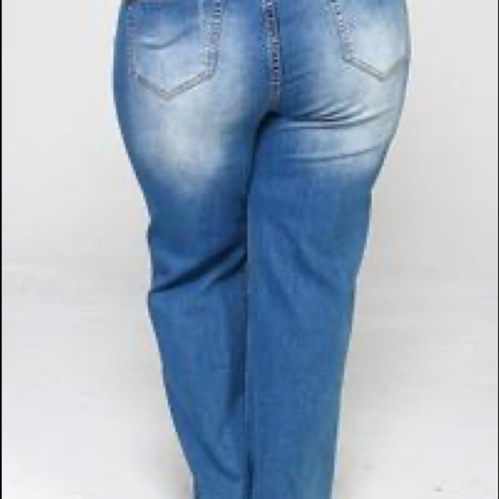 2X-3X Crystal Hi-Low Hem Jeans👖 - Picture 7 of 9